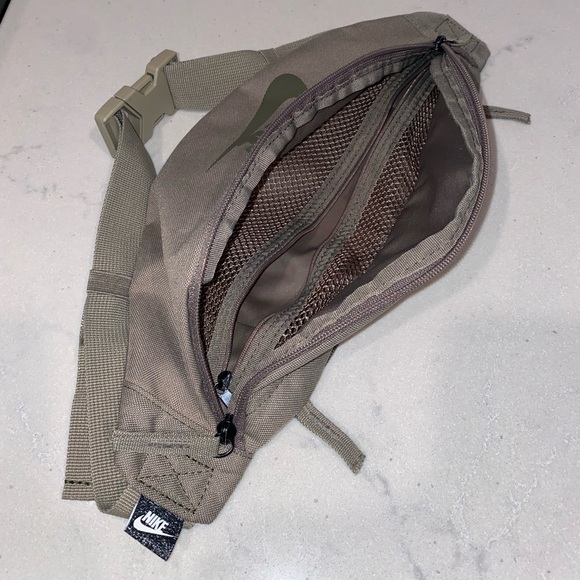 Nike 3L Heritage Fanny pack - Picture 2 of 4